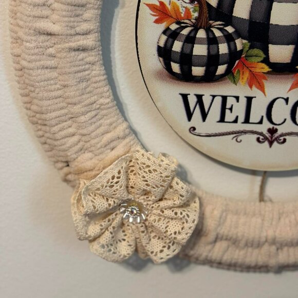 15" Fall Welcome wreath - Picture 3 of 7